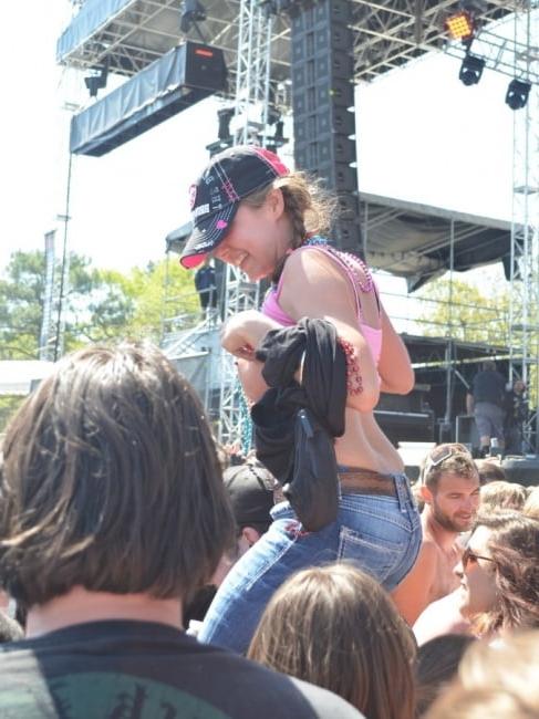 25P Amateur Sluts Public Flashing! - 200!!!