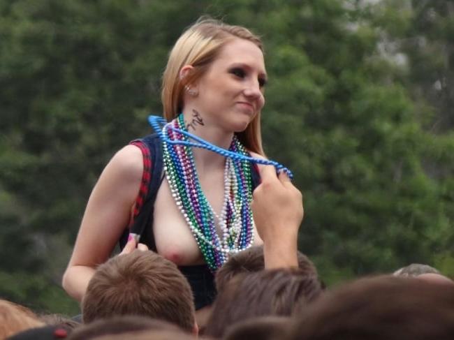 25P Amateur Sluts Public Flashing! - 200!!!