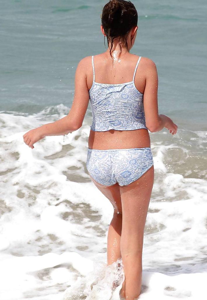 25P Beach Voyeur