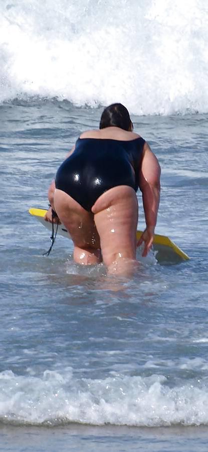 25P Beach Voyeur