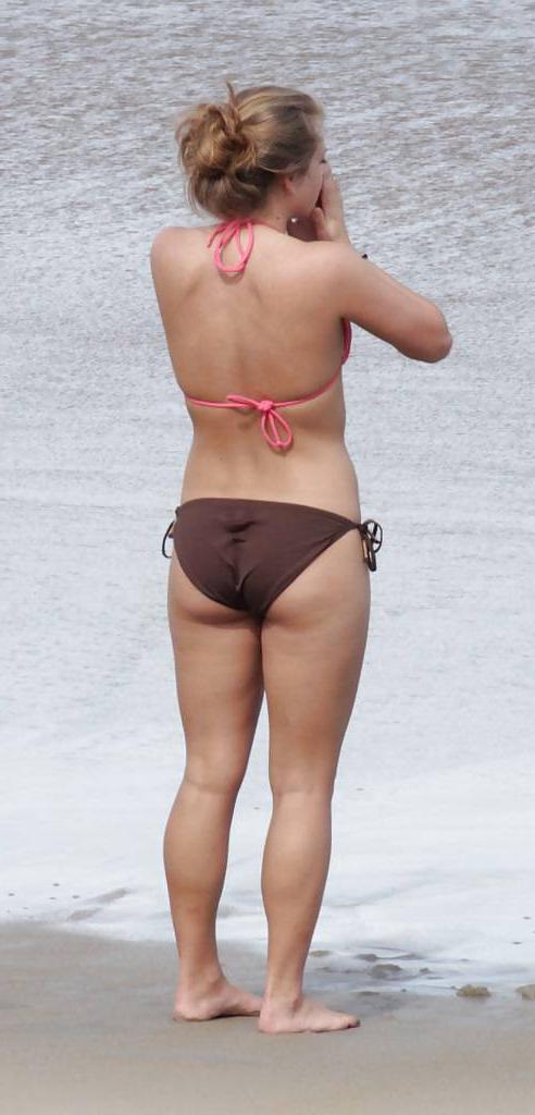 25P Beach Voyeur