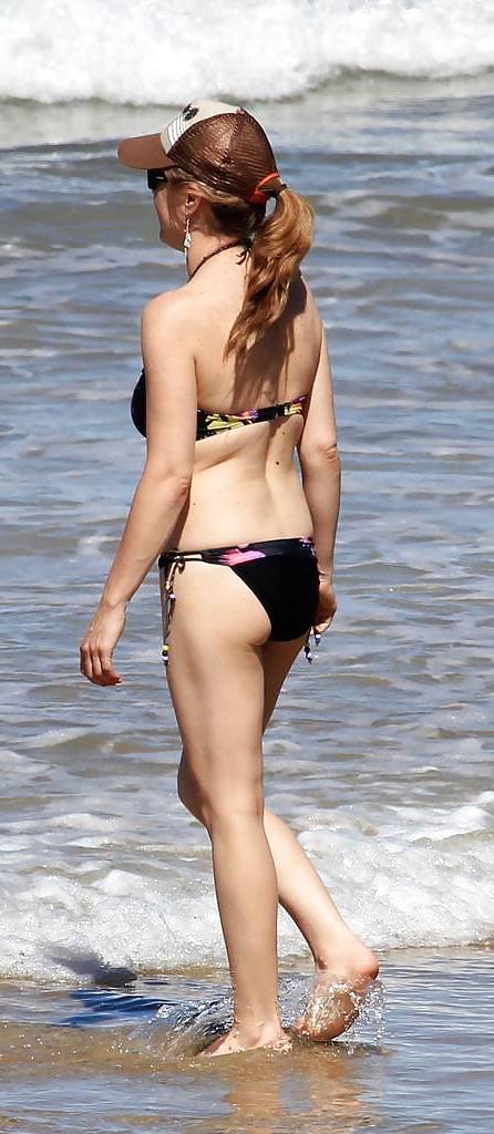 25P Beach Voyeur