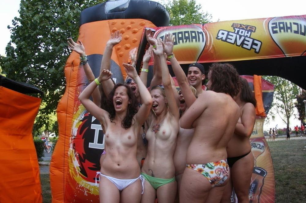 25P Public Nudity Pics (Beaches &amp; Flashing) - Gallery #2