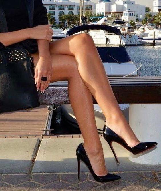 25P Sexy Crossed Legs #18