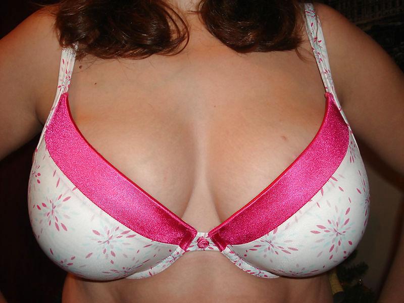 24P Woman their sell bras on the net