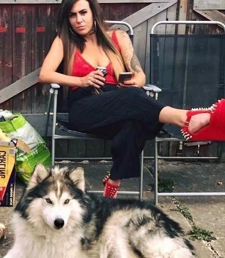25P Sexy Crossed Legs #25