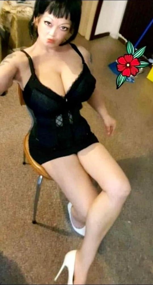 25P Sexy Crossed Legs #25