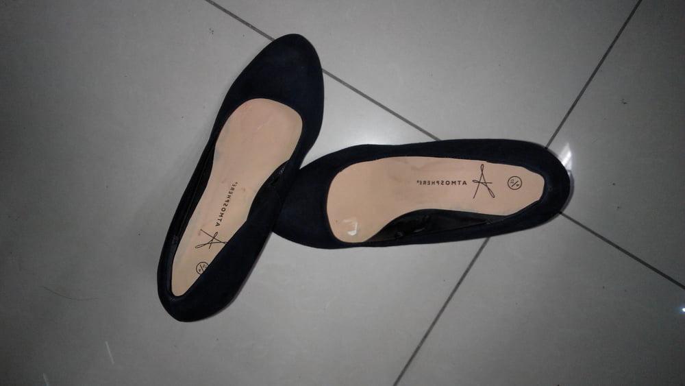 25P My wife's heels are fucked by my friends like a prostitute