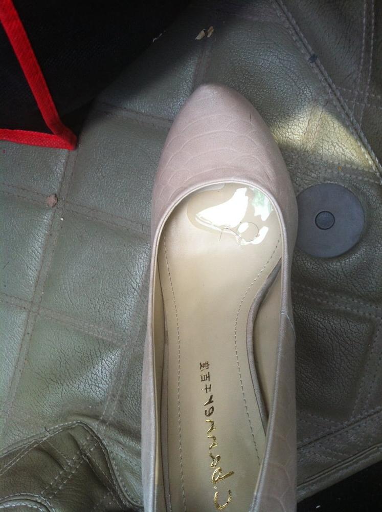25P My wife's heels are fucked by my friends like a prostitute