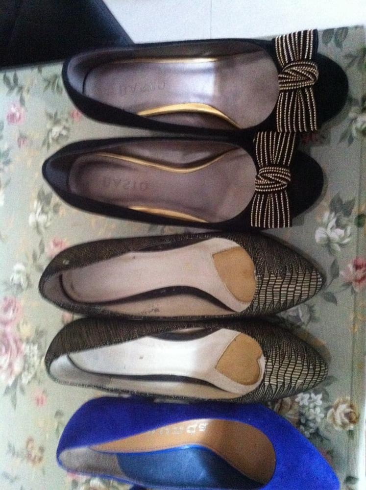 25P My wife's heels are fucked by my friends like a prostitute