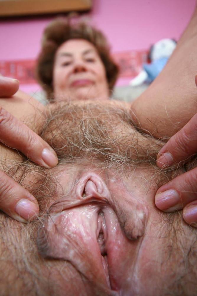 25P Granny's Hairy Pussy 1