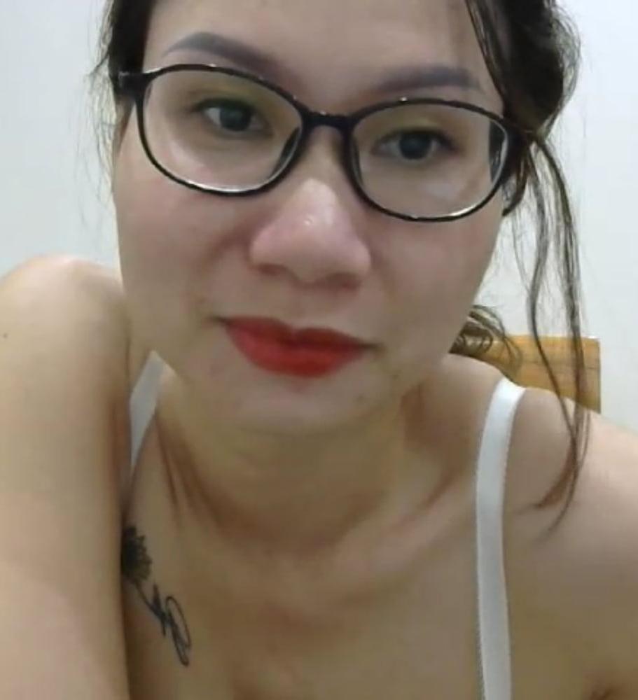 25P SDRUWS2 - JAPANESE WEBCAM MODEL MILF KIKO SUNFLOWER