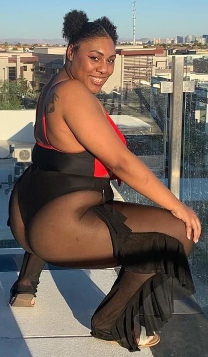25P Thongs and transparent pants