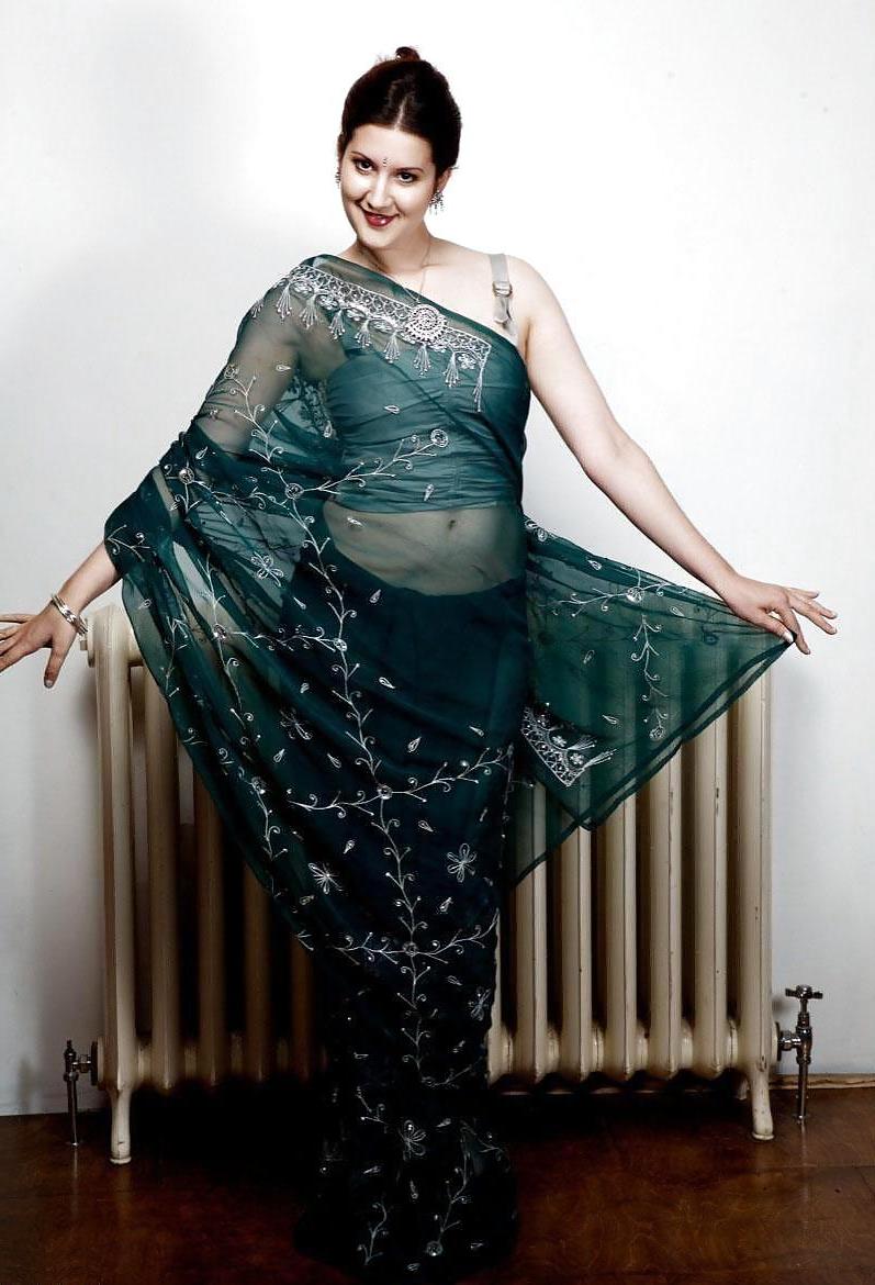 17P INDIAN BEAUTIFUL WOMAN