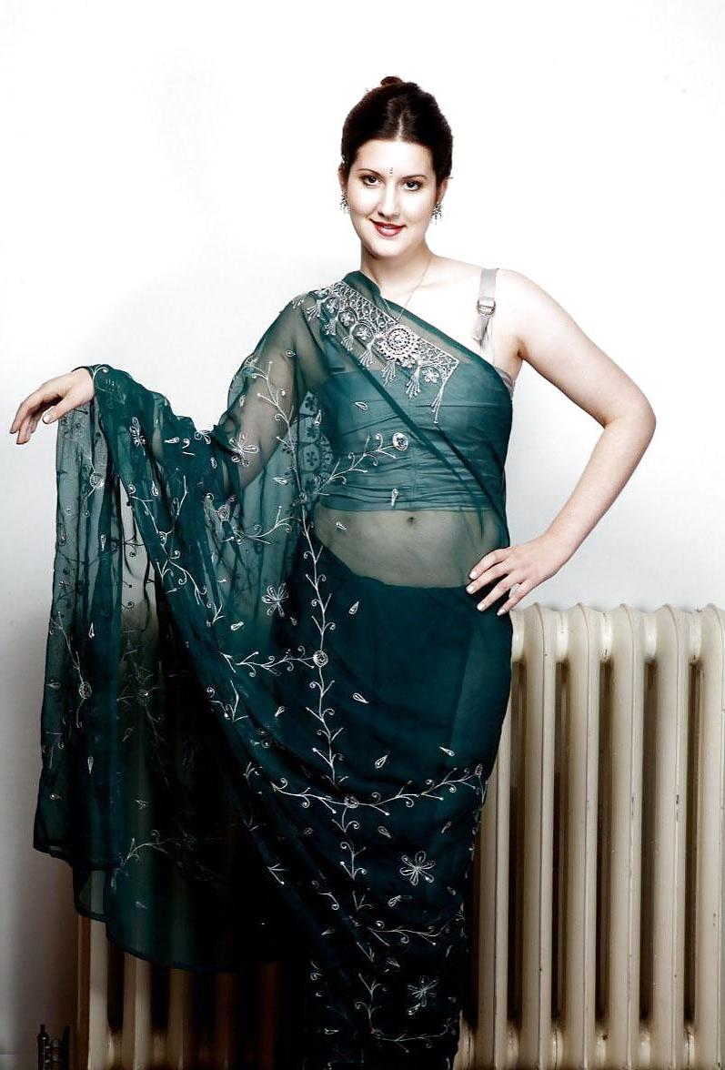 17P INDIAN BEAUTIFUL WOMAN