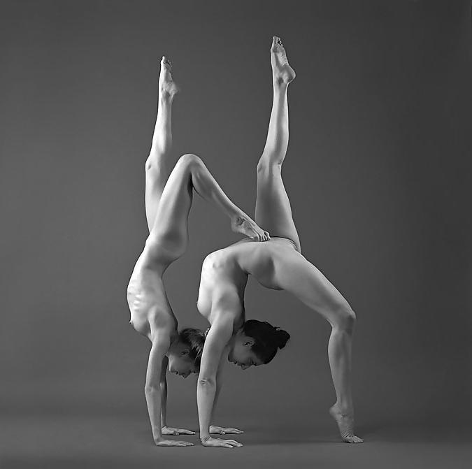 25P Nude Yoga