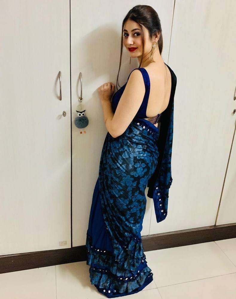 17P Sexy in Saree1