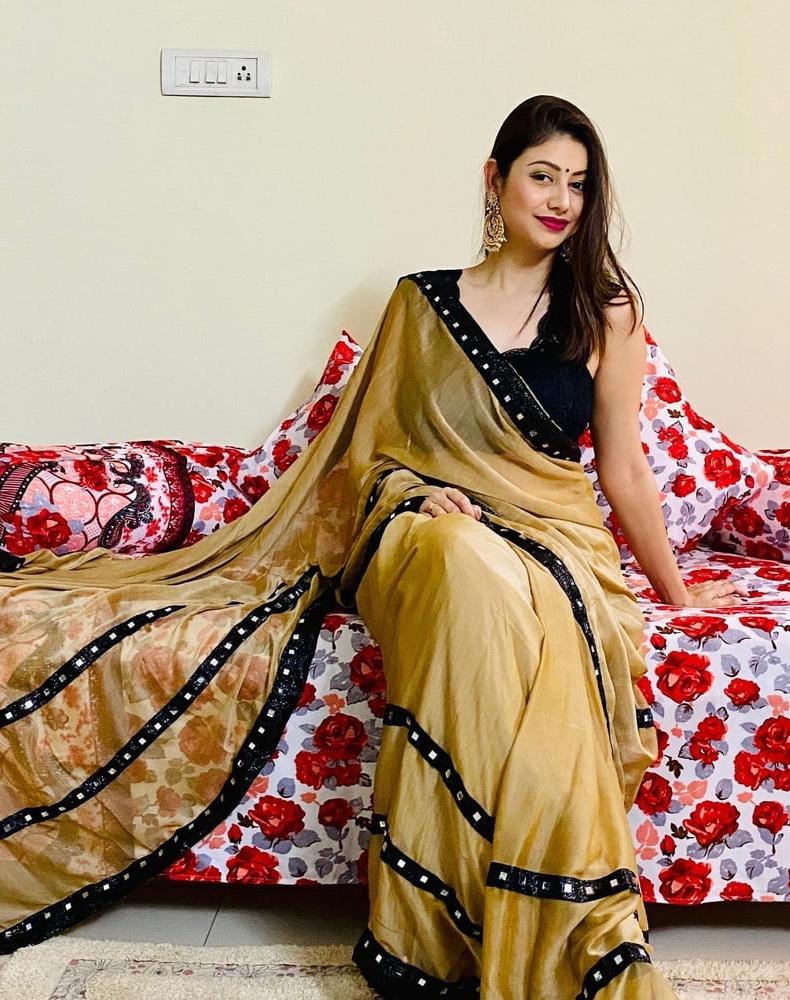 17P Sexy in Saree1