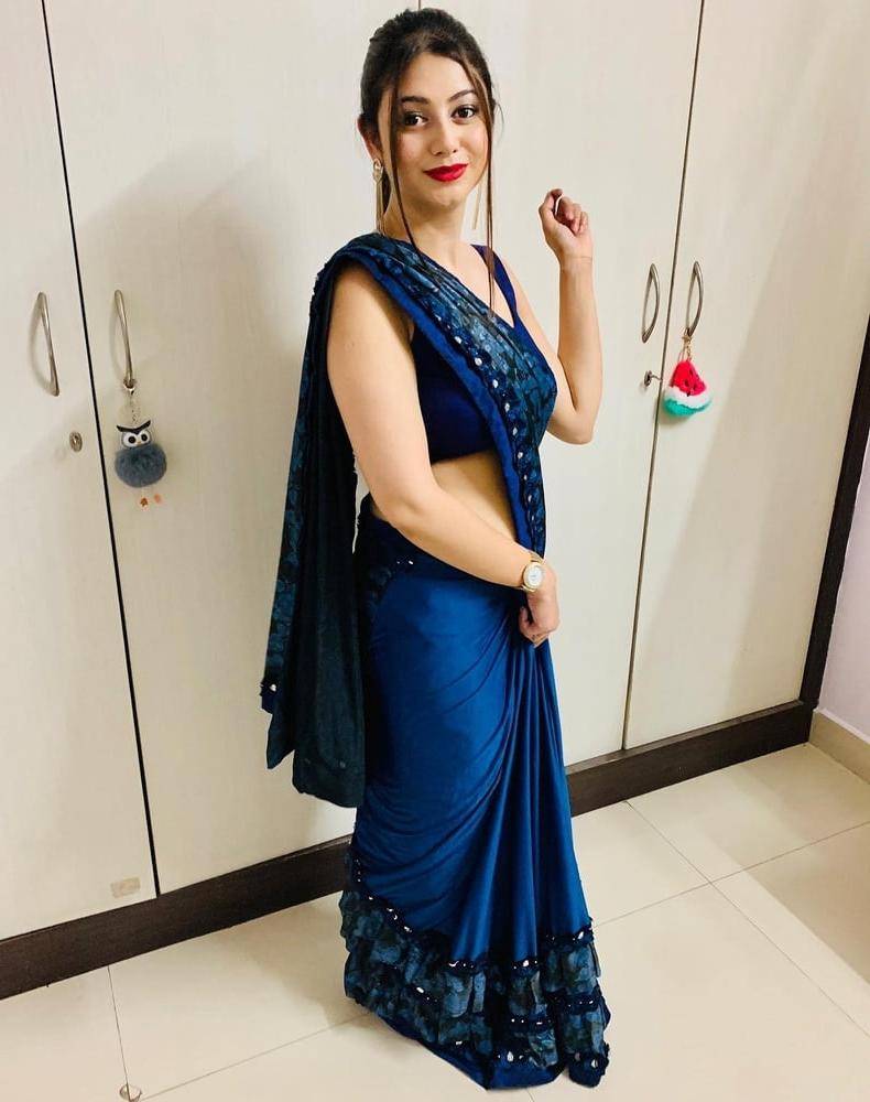 17P Sexy in Saree1
