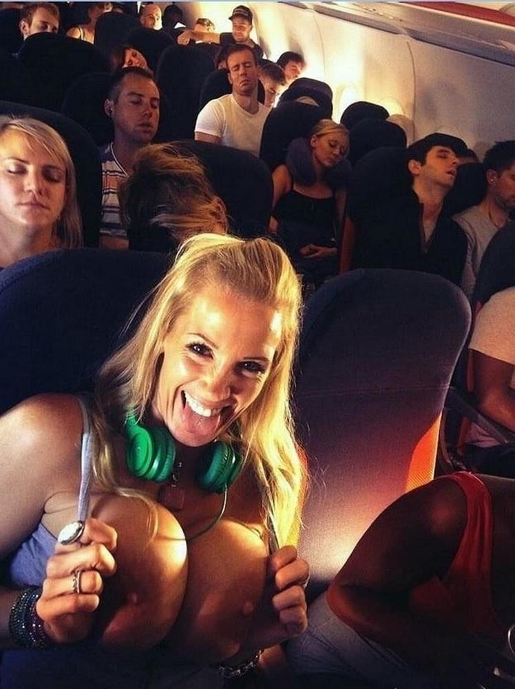 25P Sexy Hotties Flashing their Headlights 5