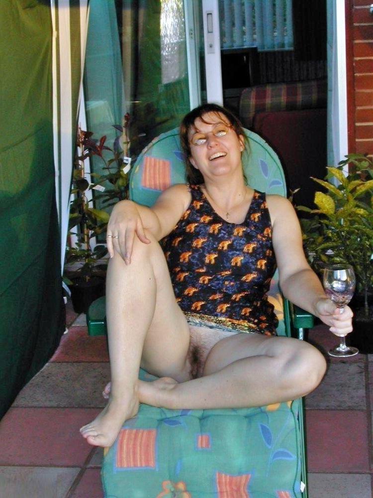 25P Flashing Wives Friday No panties 3