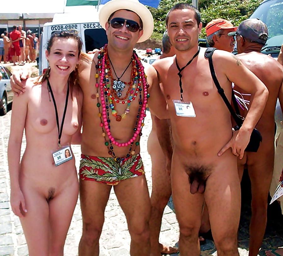 25P Flashing at the beach