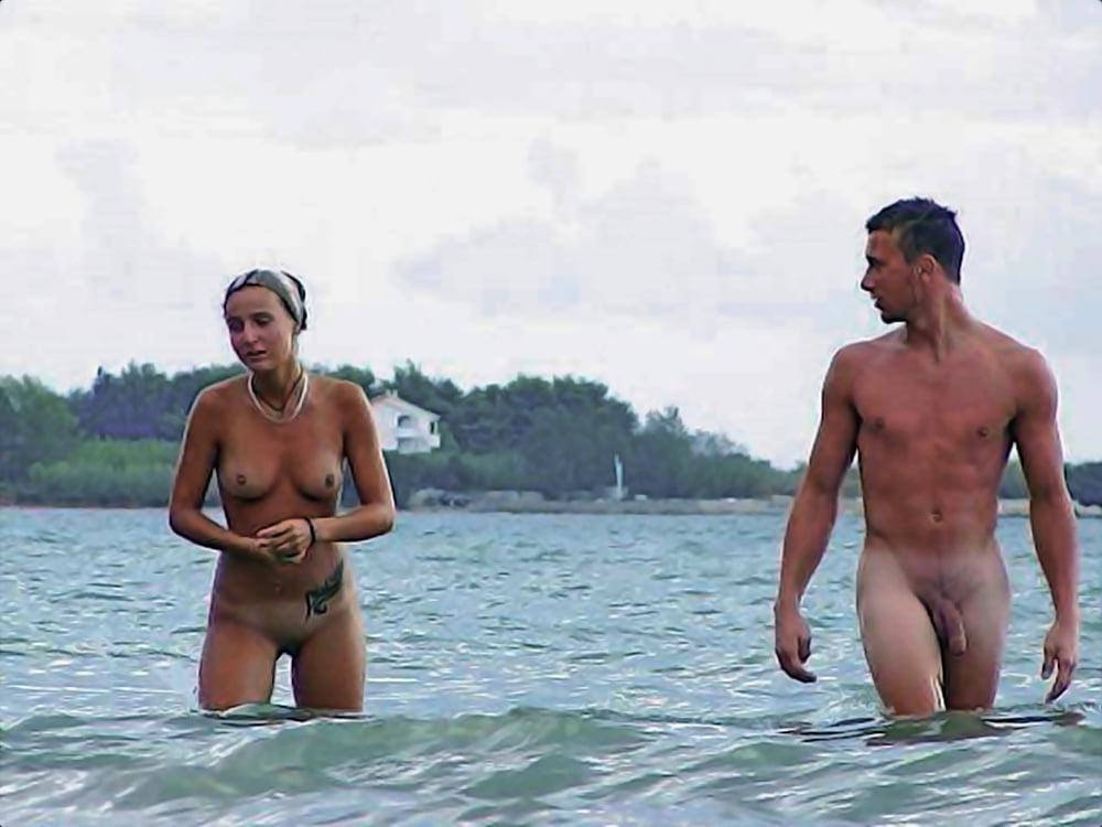 25P Flashing at the beach