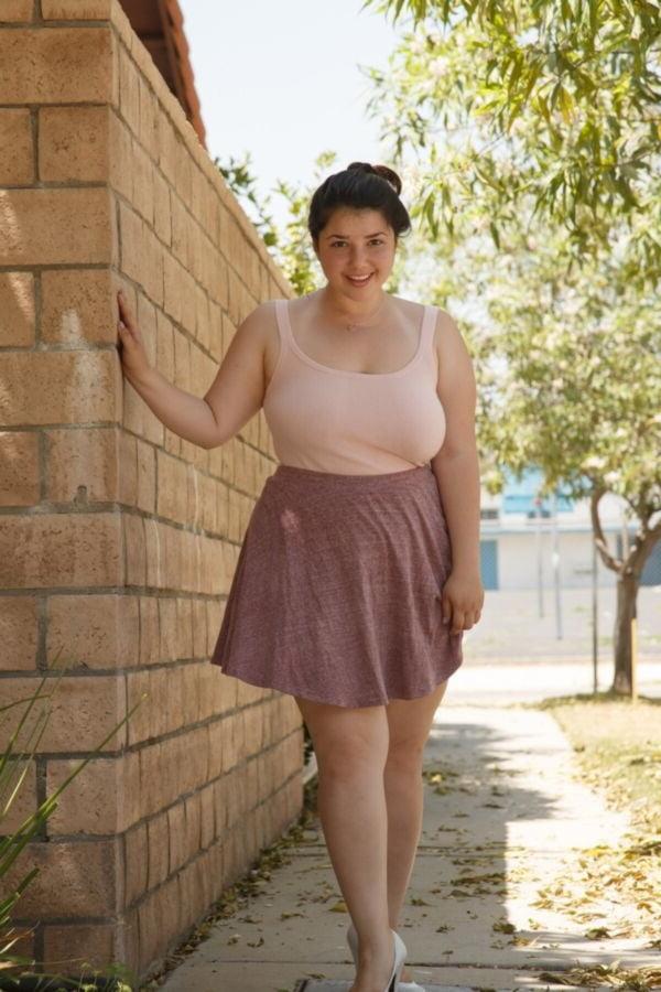 15P Bbw mix 1212 (Dressed young women)