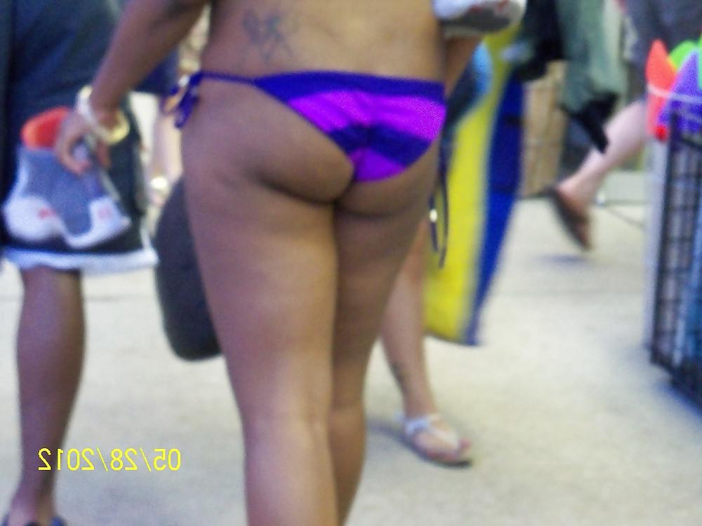 25P Chubby Beach Butts