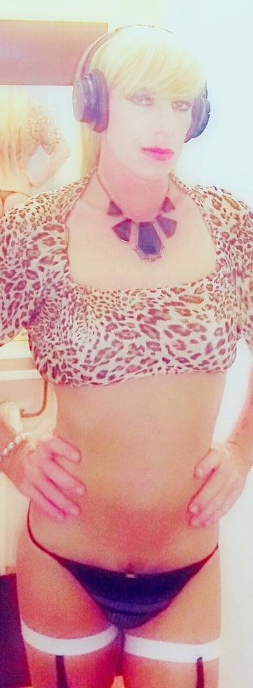 23P Lovely Legs