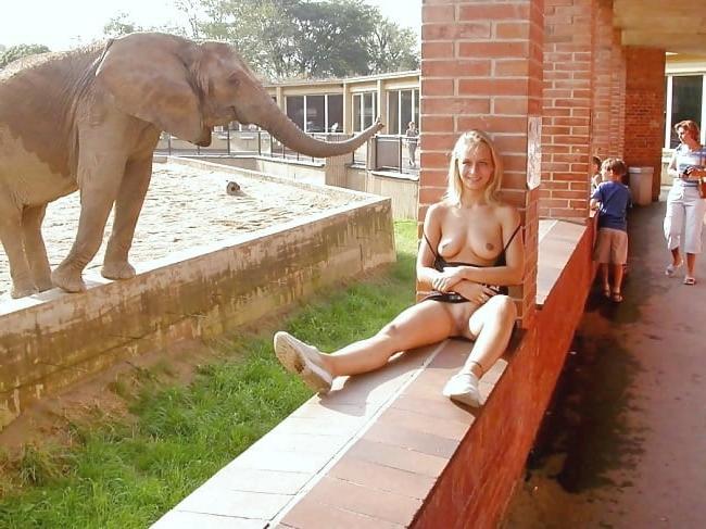 25P Public Nude, Voyeur, Exhibitionism, Flashing