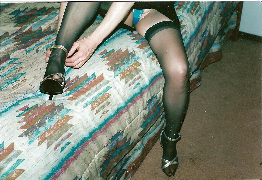 17P Sexy nylon legs