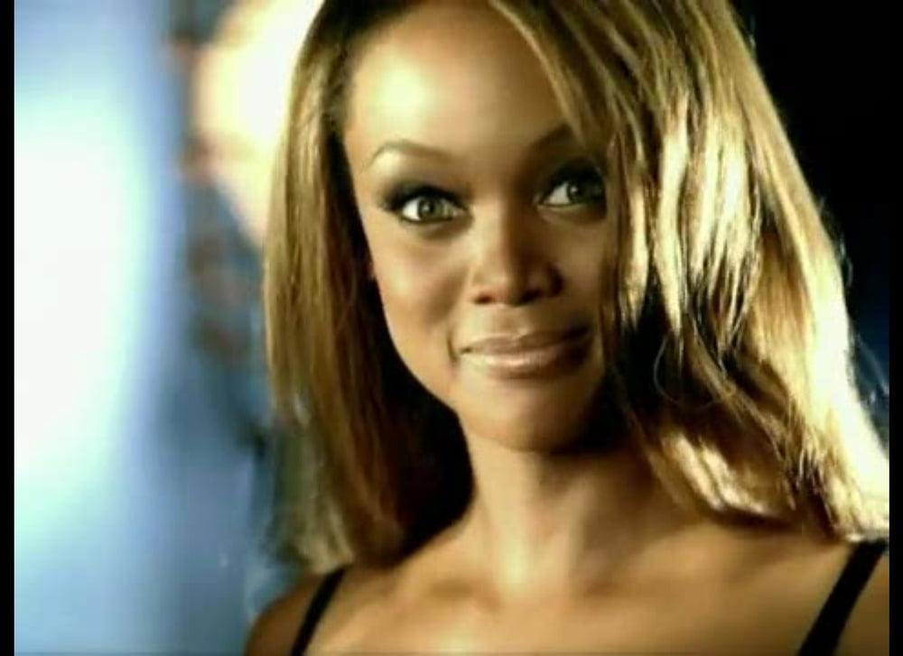 25P Tyra Banks - Victoria's Secret Commericial 2003