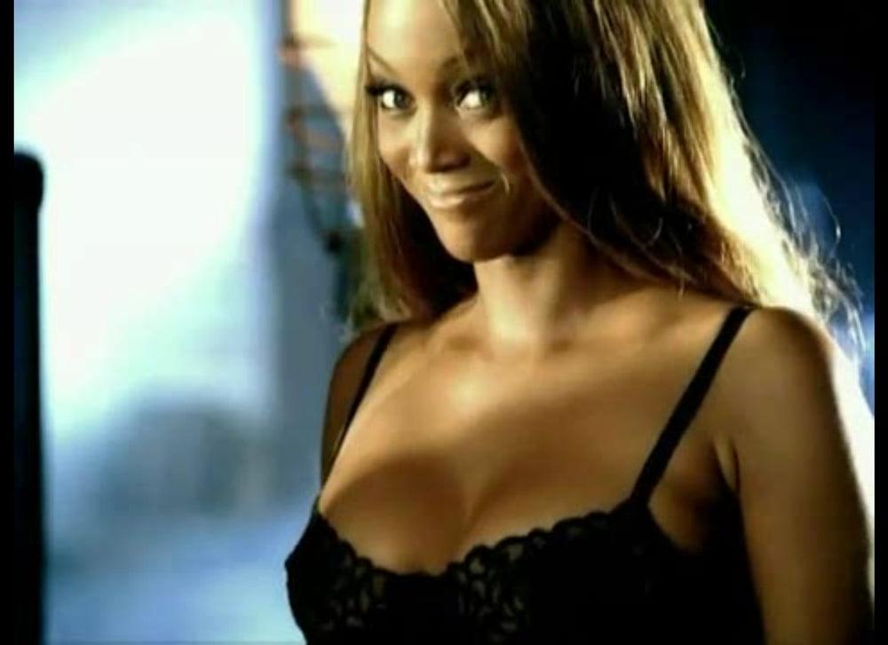 25P Tyra Banks - Victoria's Secret Commericial 2003