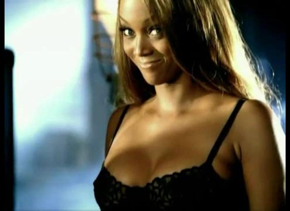 25P Tyra Banks - Victoria's Secret Commericial 2003