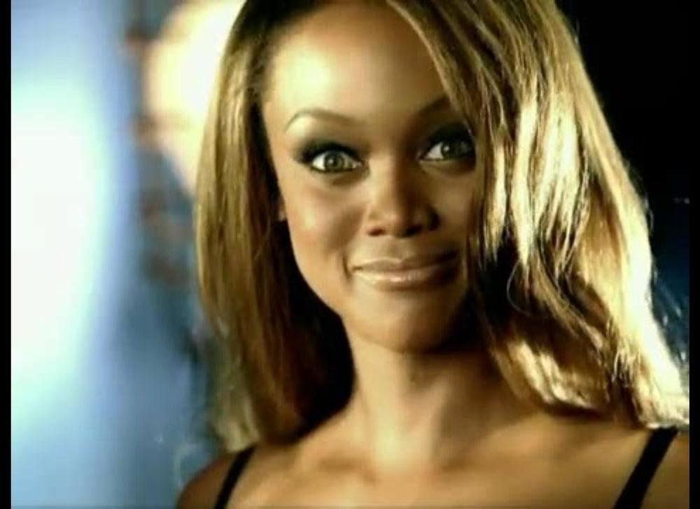 25P Tyra Banks - Victoria's Secret Commericial 2003