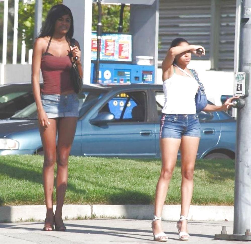 25P Mes Amies Les Putes 16 By TROC ( Street Hookers)