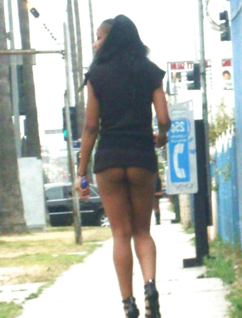 25P Mes Amies Les Putes 16 By TROC ( Street Hookers)