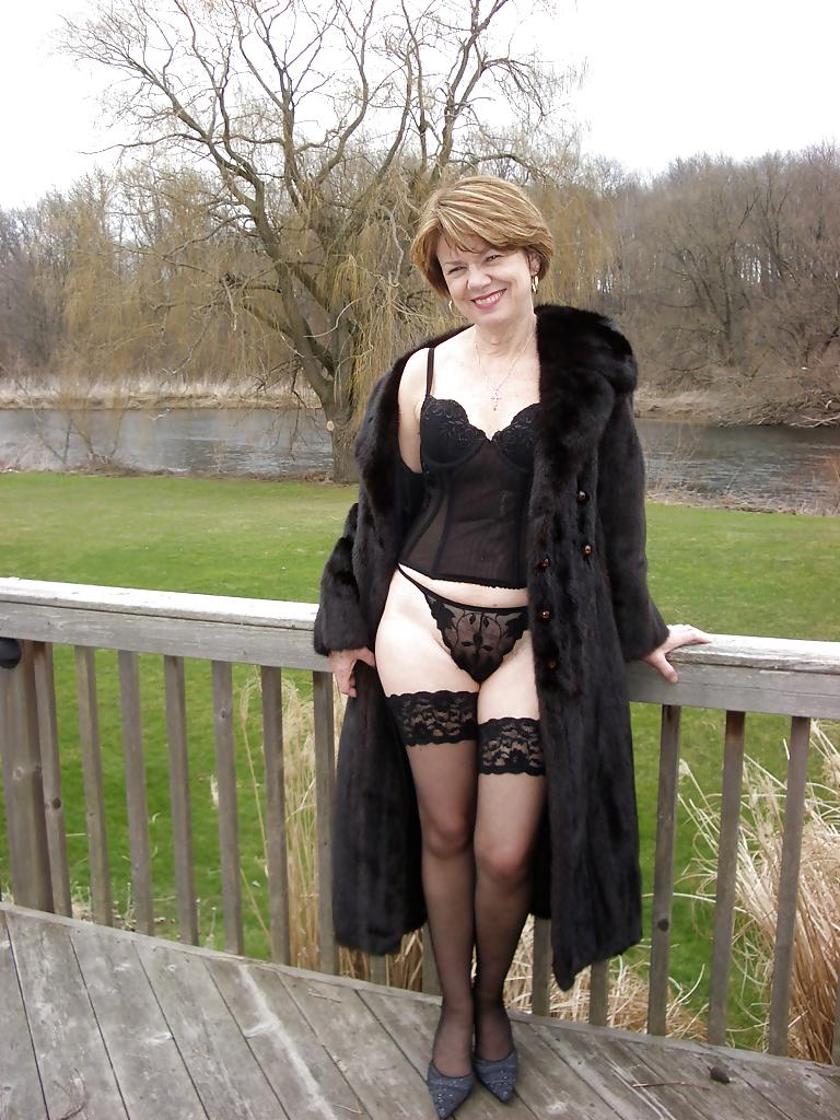 25P Older Woman Posing 2
