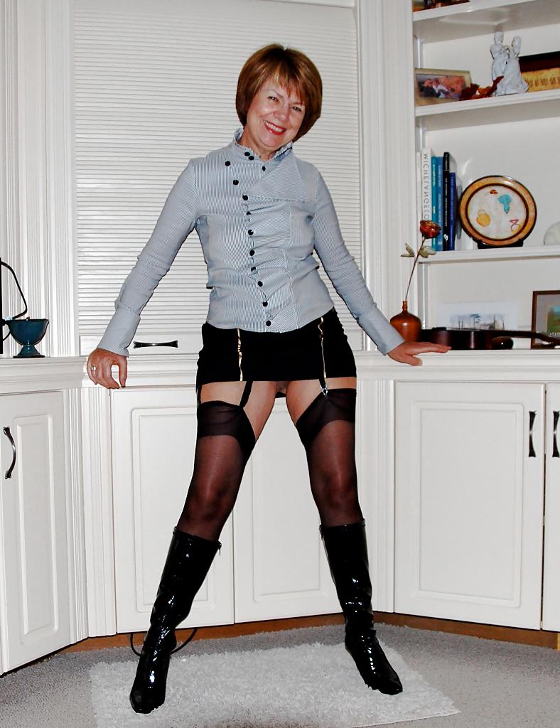 25P Older Woman Posing 2
