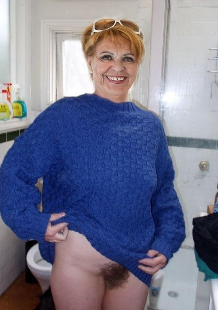 25P natural mature women