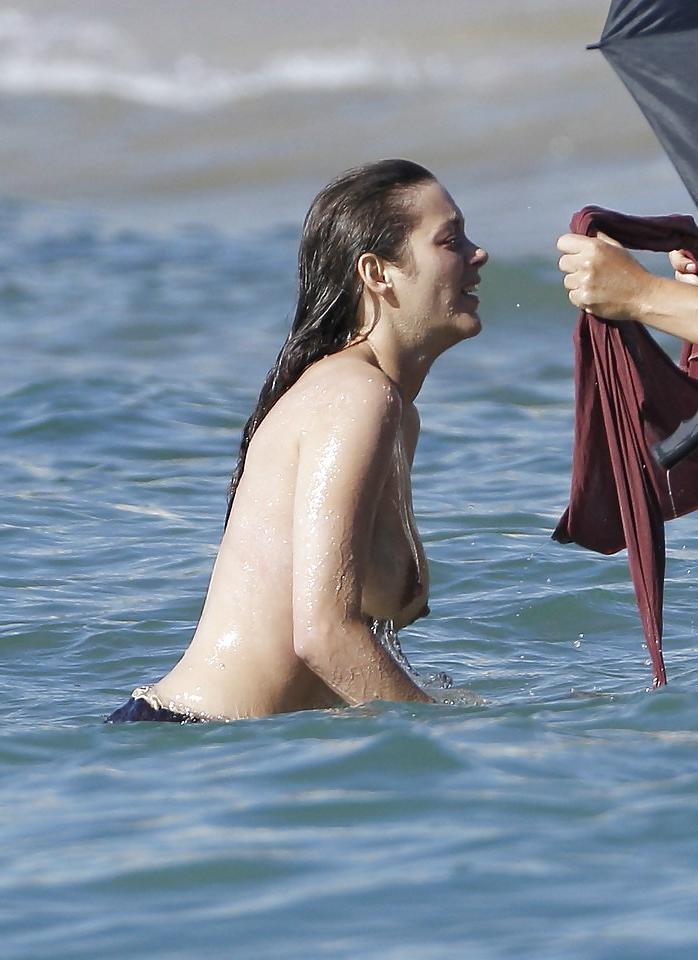 25P Celebrities at the beach II