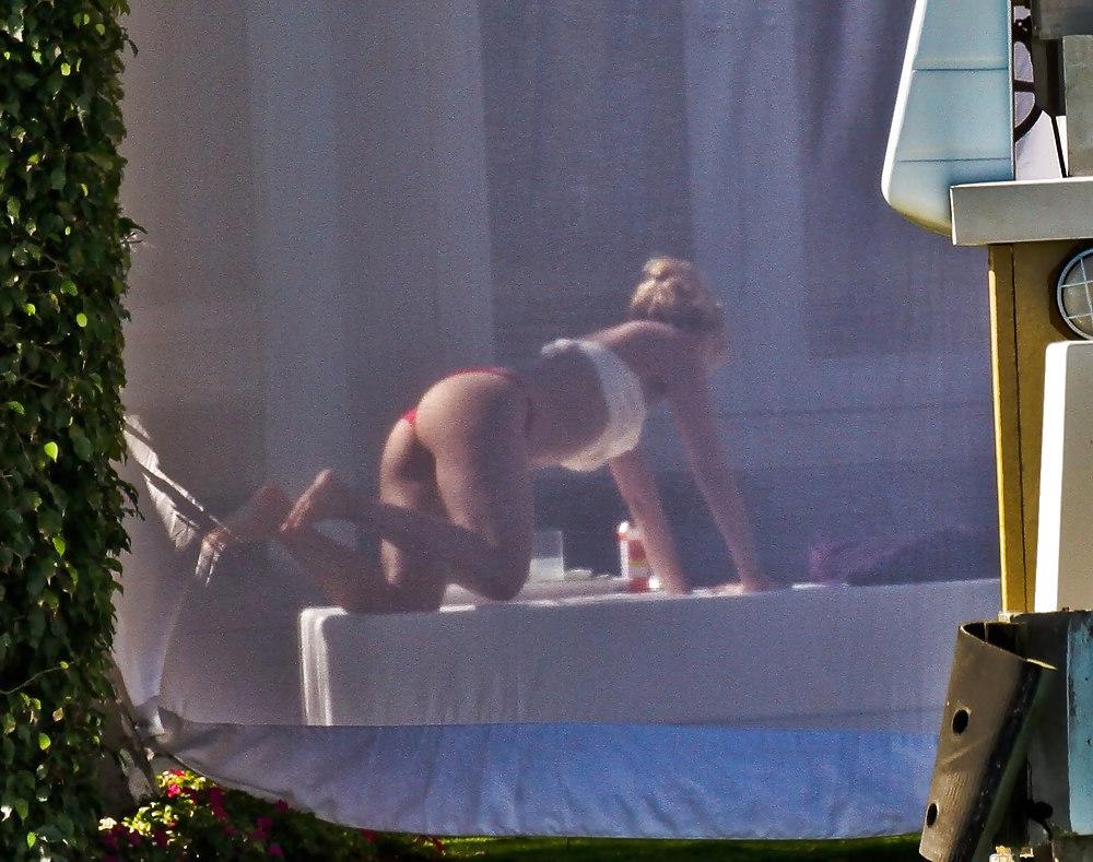 25P Celebrities at the beach II