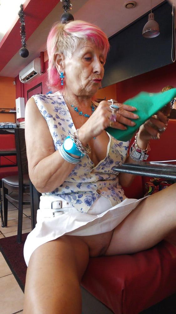 25P Amateur Public Flashing! - 195!