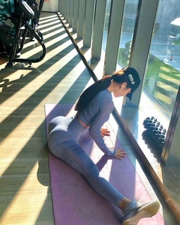 24P Ass' n ' lycra and see thru yoga pants