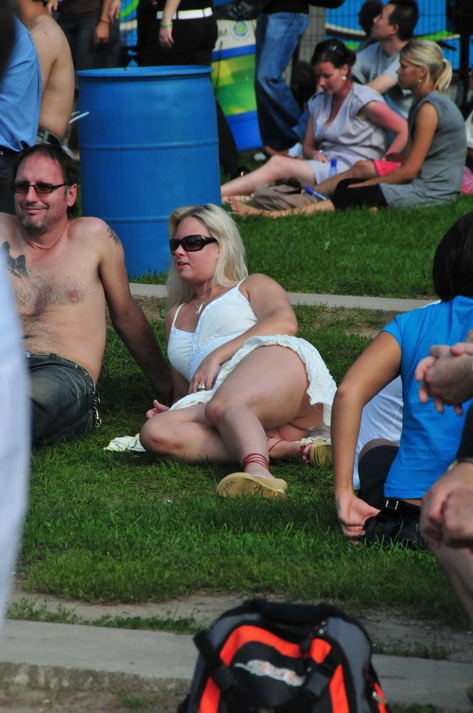 15P 744 - amateur wives - outdoors public flashing nature