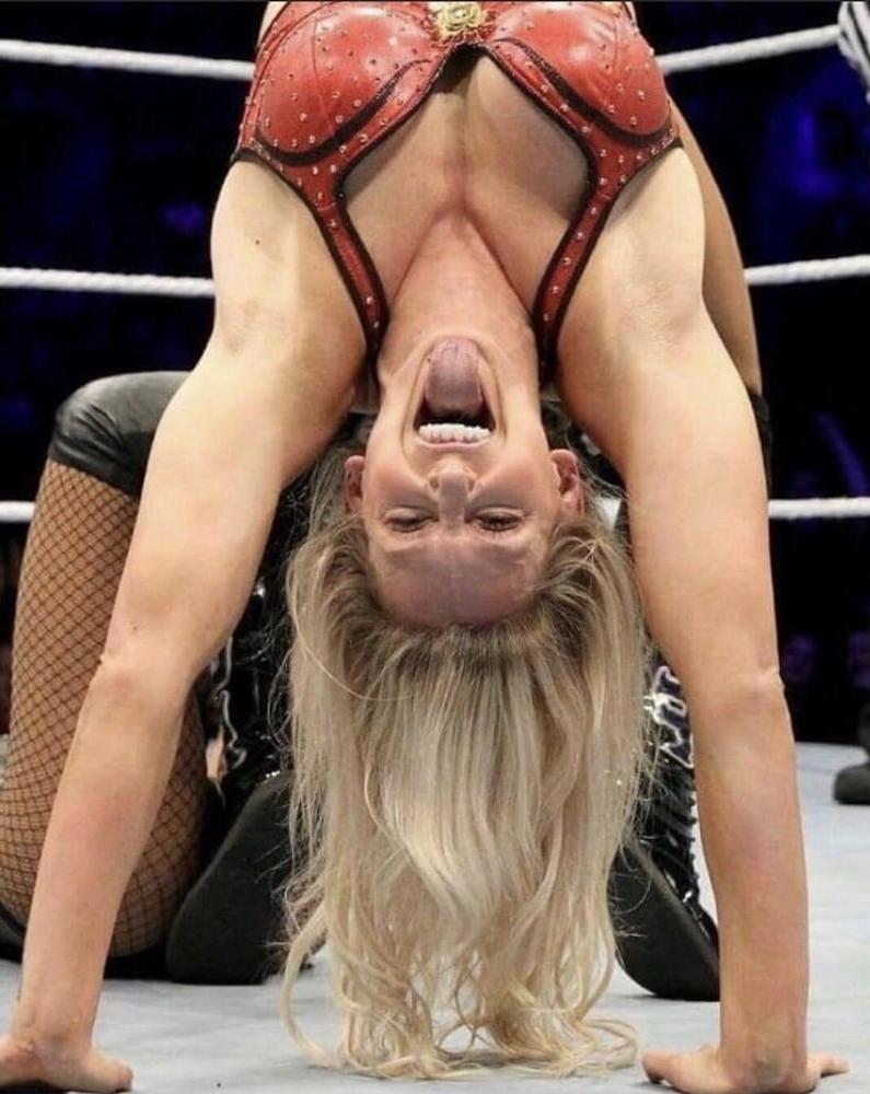 25P Wrestling chicks