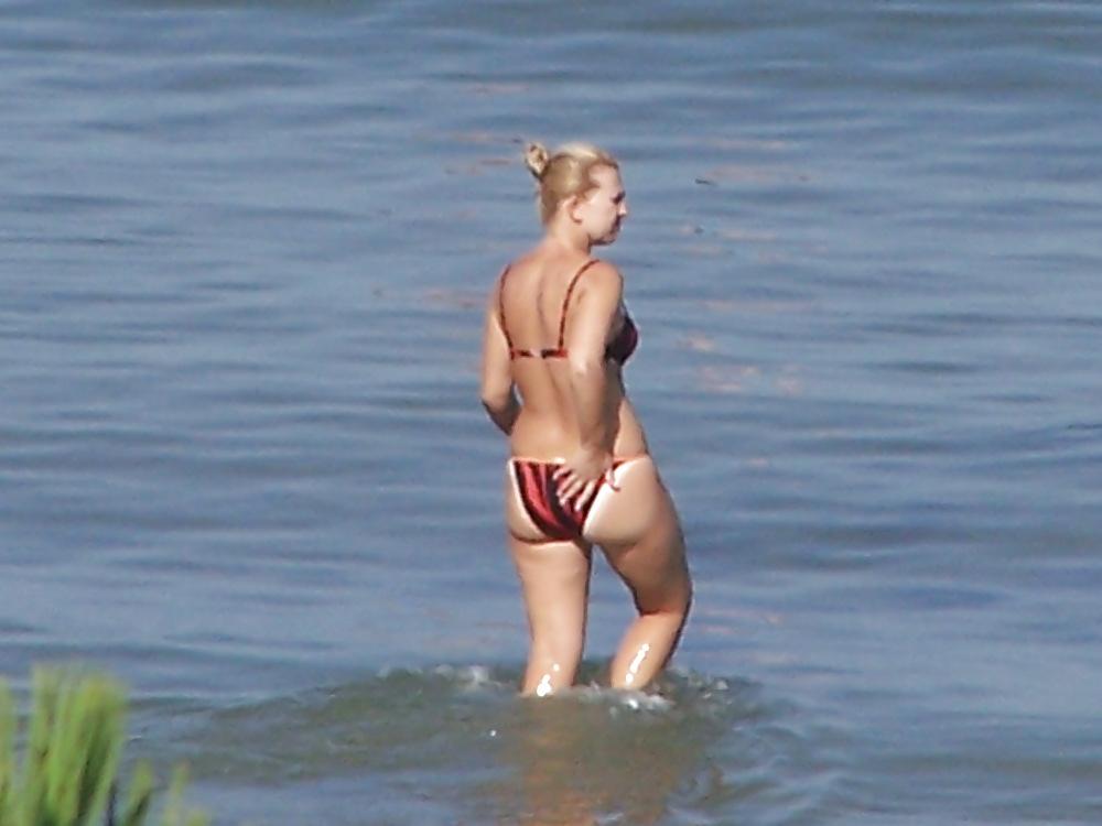 25P In the beach