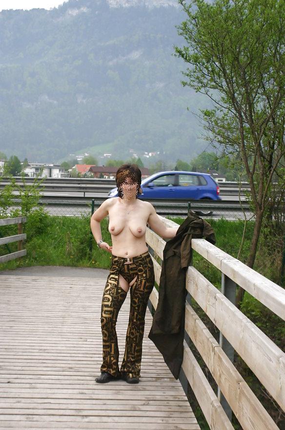 24P Babe11 flashing 1