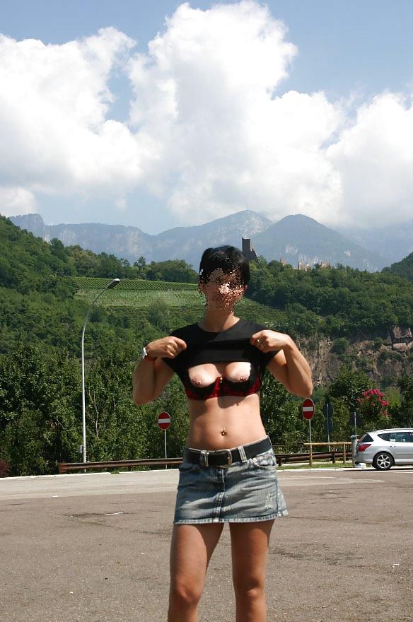 24P Babe11 flashing 1